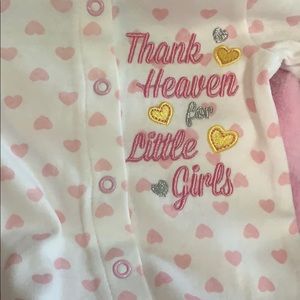 🎀footed onesie with matching blanket🎀